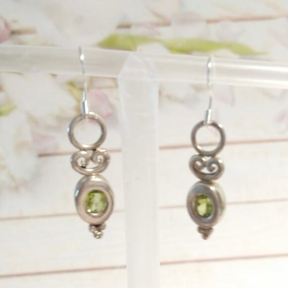 Vtg 925 Sterling Silver Oval Cut Peridot Dangle Drop Earrings Hook Art Nouveau - Picture 3 of 9